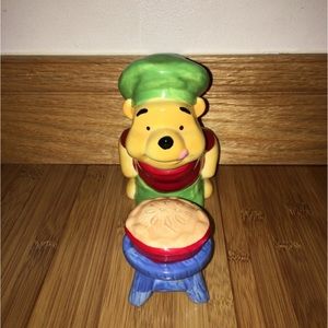 Disney Winnie the Pooh Smelling a Pie Salt & Pepper Set